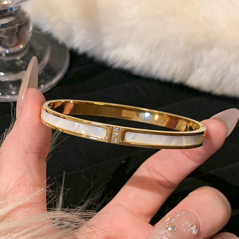 Round Gem Bracelet for Women Elegant Minimalist Jewelry