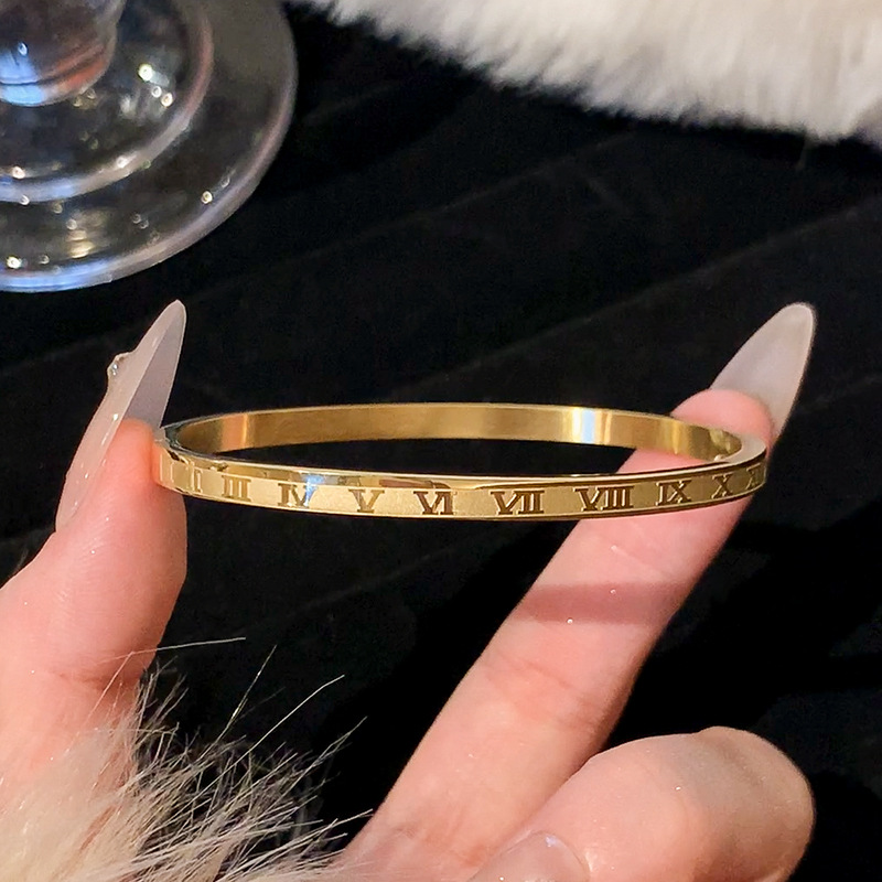 Round Gem Bracelet for Women Elegant Minimalist Jewelry