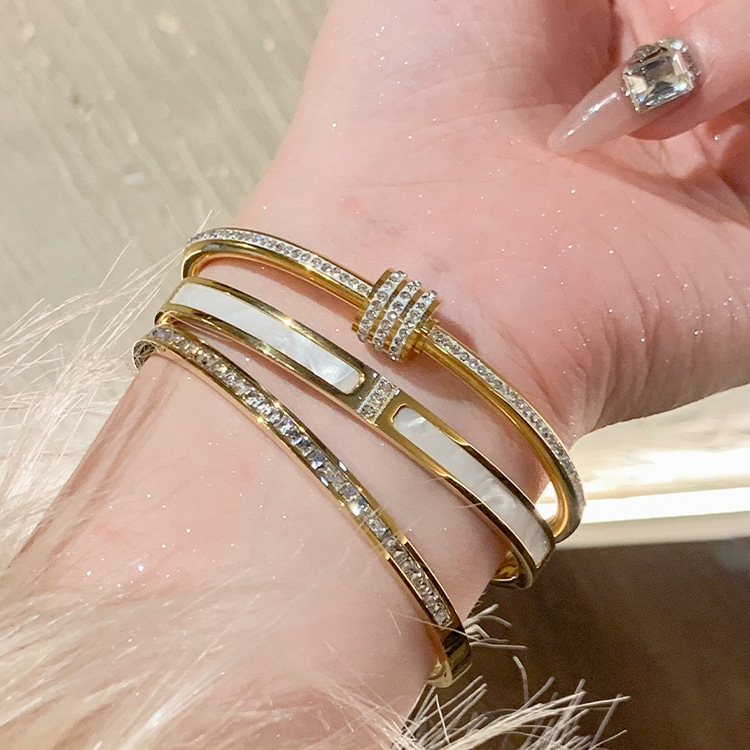 Round Gem Bracelet for Women Elegant Minimalist Jewelry