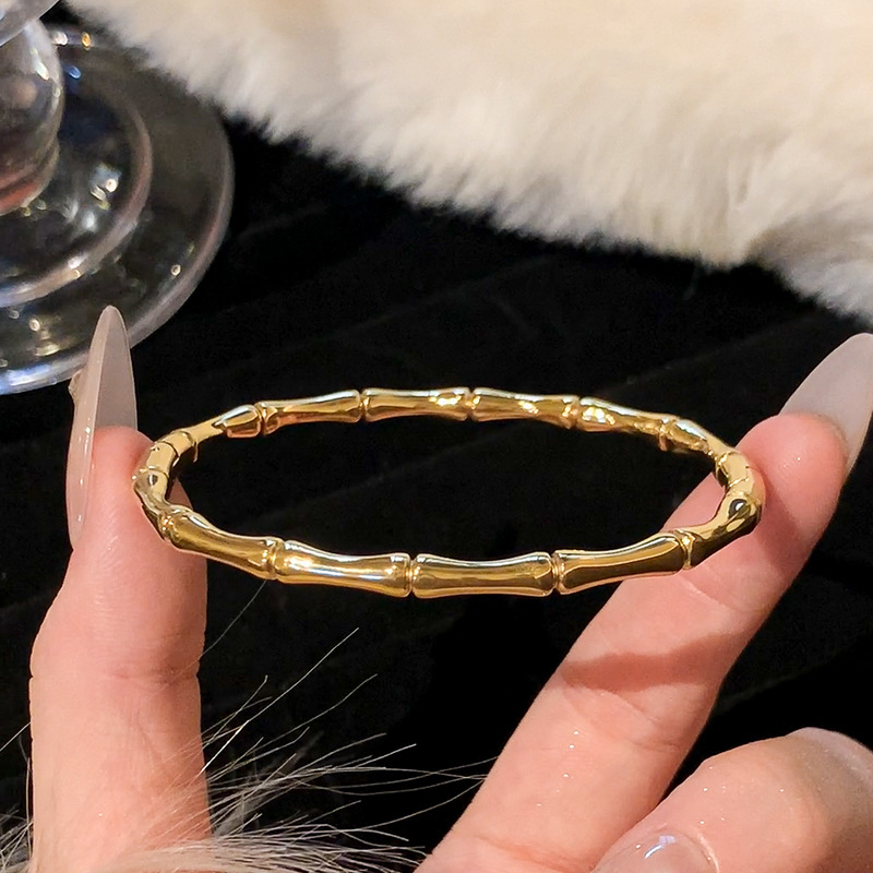 Round Gem Bracelet for Women Elegant Minimalist Jewelry