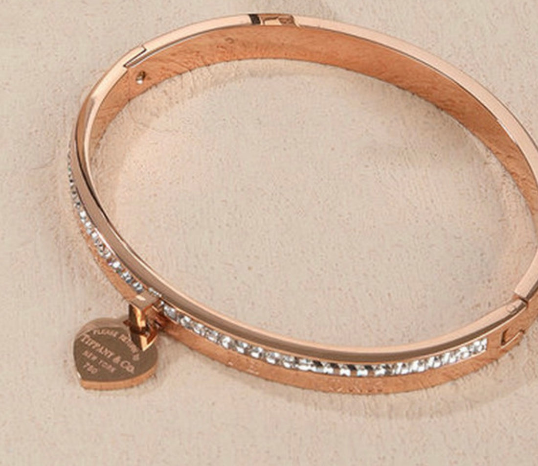 Timeless Heart Elegance Bangle