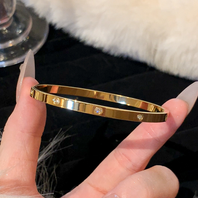Round Gem Bracelet for Women Elegant Minimalist Jewelry
